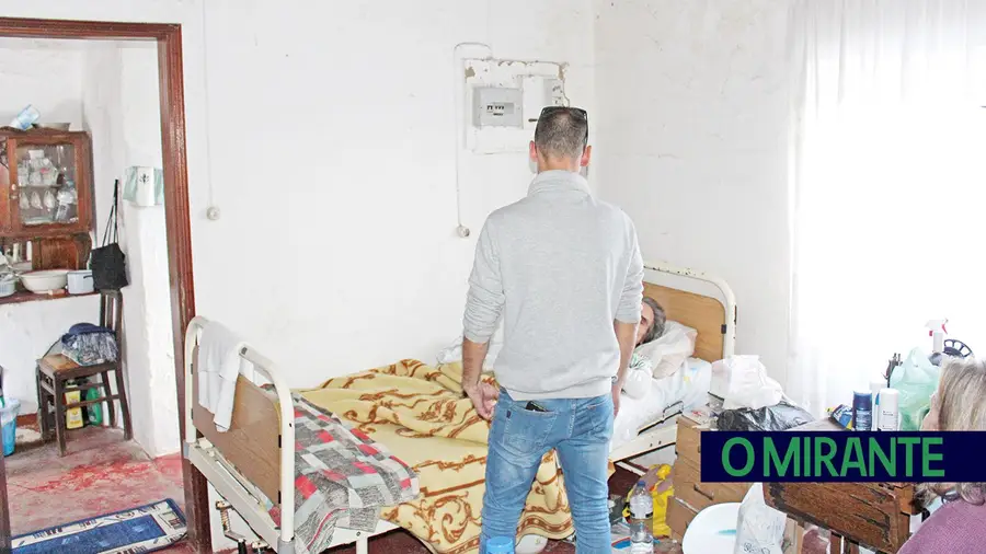 Casal de idosos da Parreira é acompanhado pela família Casal de idosos da Parreira é acompanhado pela família