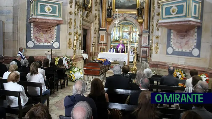 Obras no Largo da Alcáçova atiram casa mortuária de Santarém para a Igreja da Piedade