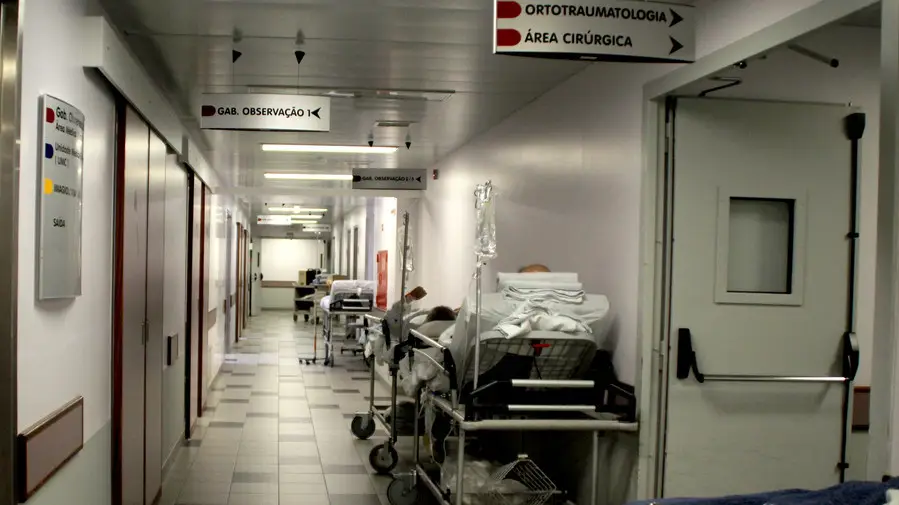 Hospital de Santarém com 82 profissionais isolados, 31 dos quais infectados