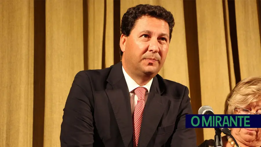 João Moura reeleito presidente da distrital de Santarém do PSD João Moura reeleito presidente da distrital de Santarém do PSD