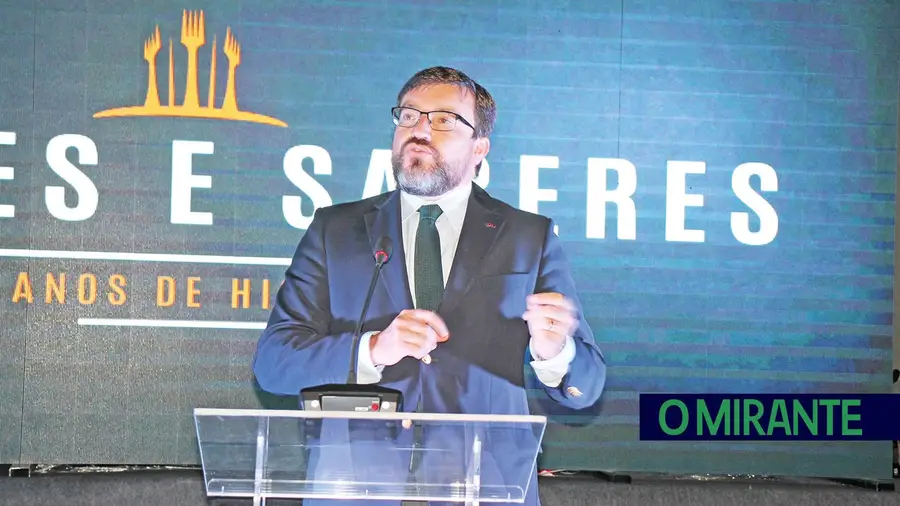 Santarém não quer ficar a ver passar comboios Santarém não quer ficar a ver passar comboios