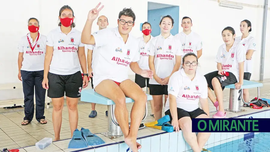 Na piscina esquecem-se os limites e a vida ganha outra dimensão