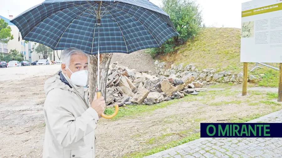 Amigos do Forte da Casa denúnciam atentados ao património histórico