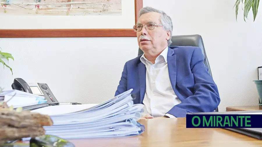 Está dado o pontapé de saída para novo sintético no Bragadense Está dado o pontapé de saída para novo sintético no Bragadense