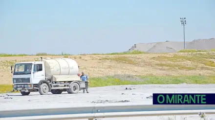 Aterro de Mato da Cruz já tem plano de encerramento aprovado mas vai continuar activo