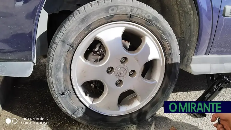 Gang fura pneus à facada em Samora Correia Gang fura pneus à facada em Samora Correia