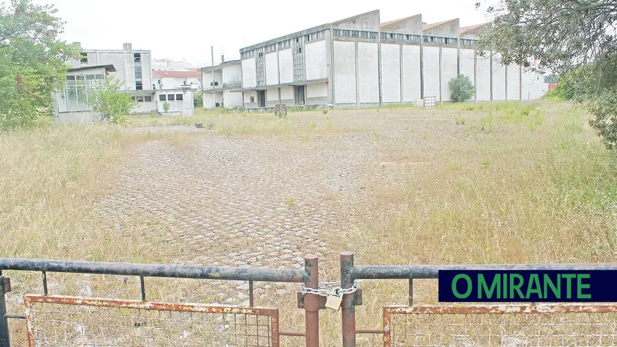 Estado tem instalações do IVV em Rio Maior ao abandono e não facilita o seu aproveitamento Estado tem instalações do IVV em Rio Maior ao abandono e não facilita o seu aproveitamento
