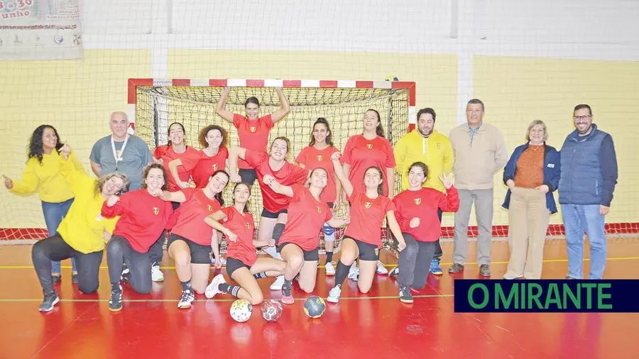 Paixão pelo andebol mobiliza uma centena de atletas no Porto Alto Paixão pelo andebol mobiliza uma centena de atletas no Porto Alto