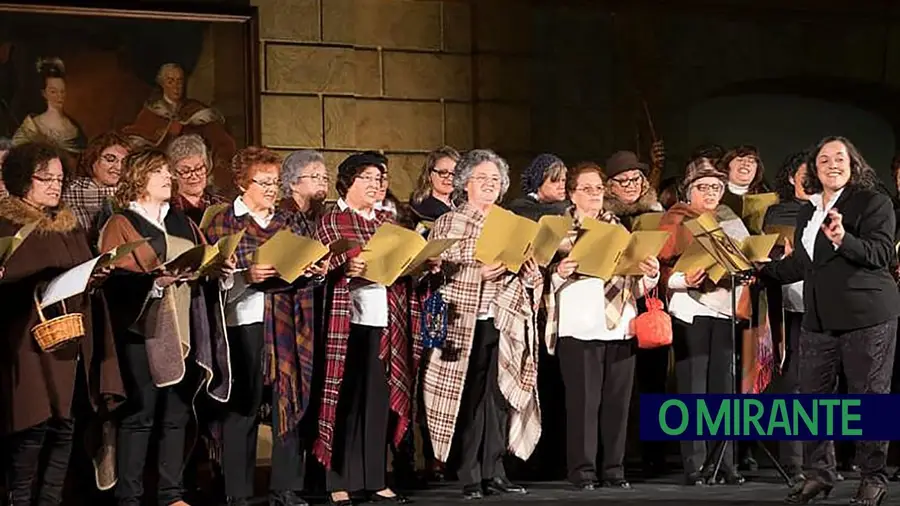 Carolice e amor à música dão vida à Associação Cantares Vozes da Meia Via Carolice e amor à música dão vida à Associação Cantares Vozes da Meia Via