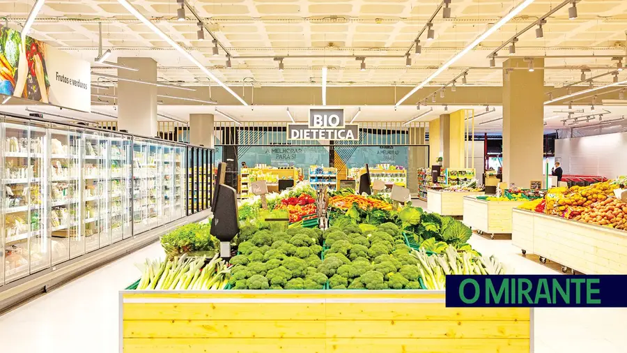 Auchan Alverca faz 27 anos e investe seis milhões para servir melhor os clientes Auchan Alverca faz 27 anos e investe seis milhões para servir melhor os clientes