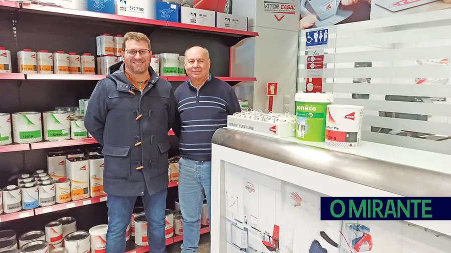 Vitor Casal tem soluções para repintura automóvel, indústria e construção civil Vitor Casal tem soluções para repintura automóvel, indústria e construção civil
