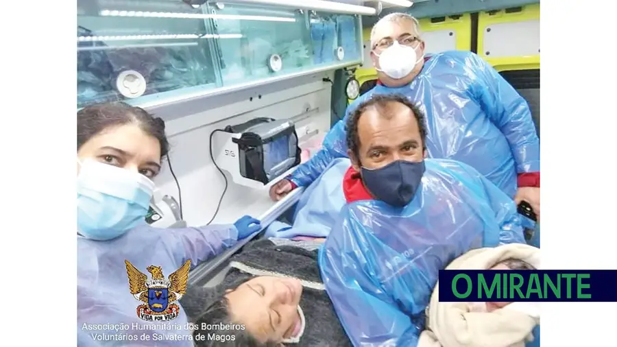 Filho de bombeiros nasce na ambulância da corporação de Salvaterra Filho de bombeiros nasce na ambulância da corporação de Salvaterra