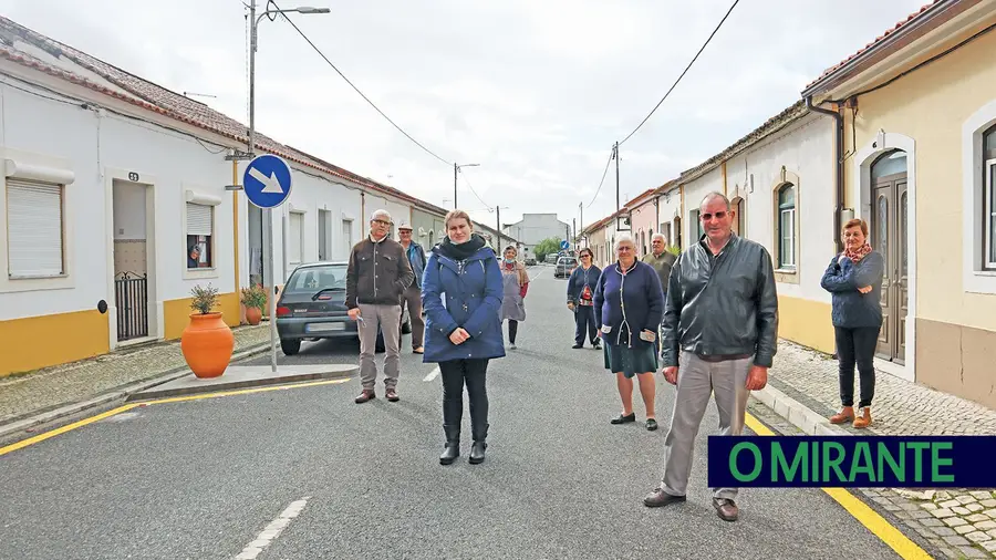 Rua aos ziguezagues na Golegã é uma dor de cabeça para os moradores Rua aos ziguezagues na Golegã é uma dor de cabeça para os moradores
