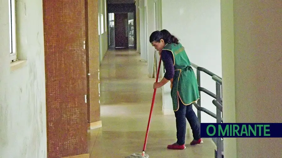 Novo centro de saúde de Vialonga está concluído mas falta equipá-lo