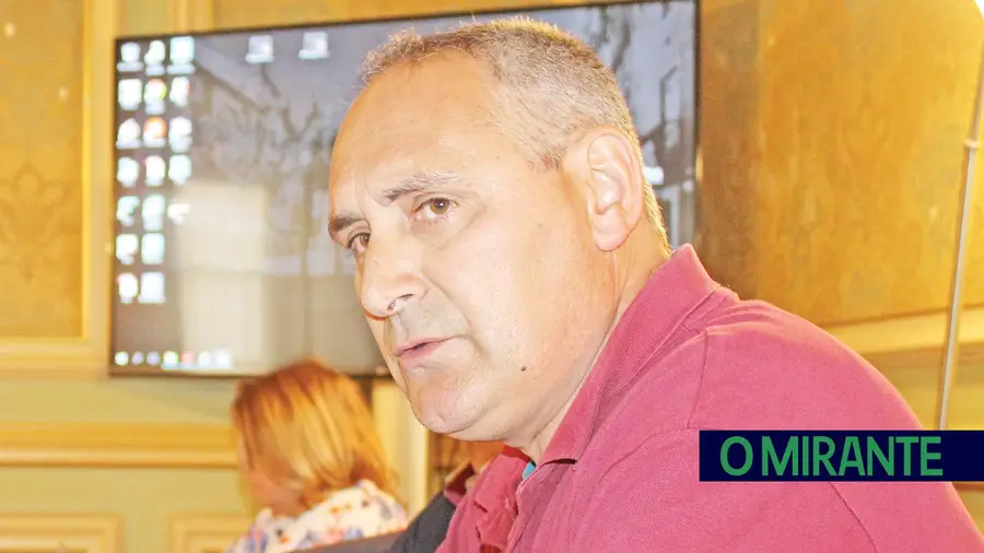 Vereador do BE de Abrantes faz aquecer discussão política na reunião do executivo Vereador do BE de Abrantes faz aquecer discussão política na reunião do executivo
