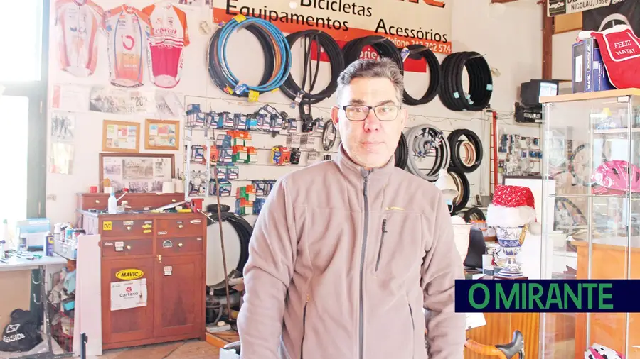 Clube de Ciclismo José Maria Nicolau suspende actividade por falta de patrocínios Clube de Ciclismo José Maria Nicolau suspende actividade por falta de patrocínios