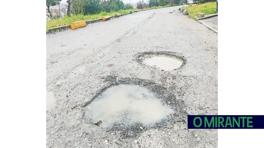 A estrada de acesso ao serviço de urgência para doentes com Covid-19