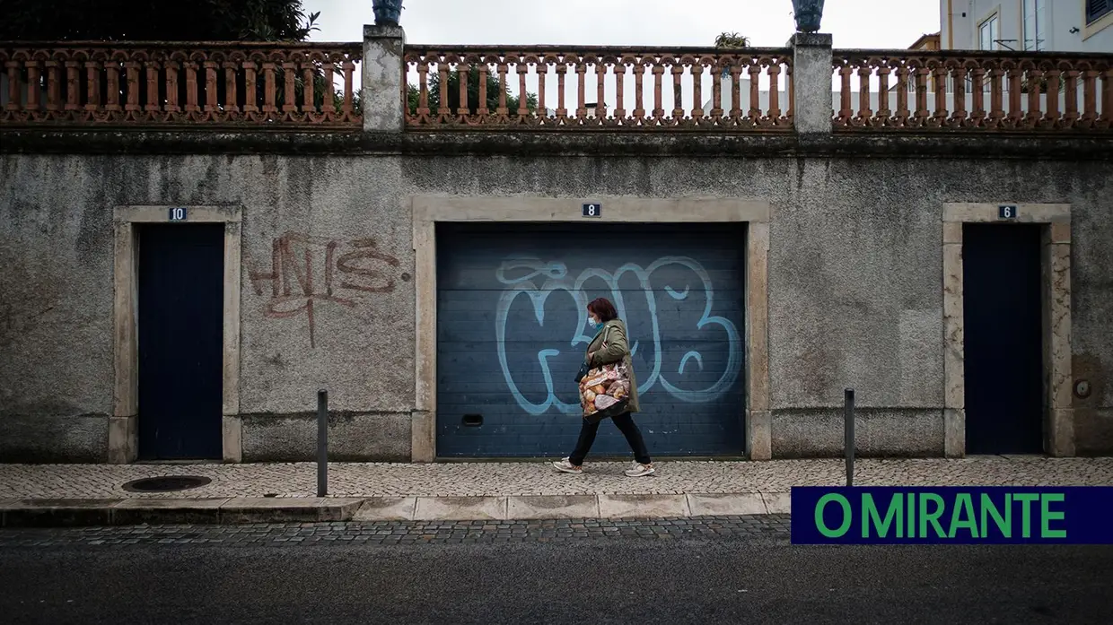 Grafitos em Vila Franca de Xira dão má imagem