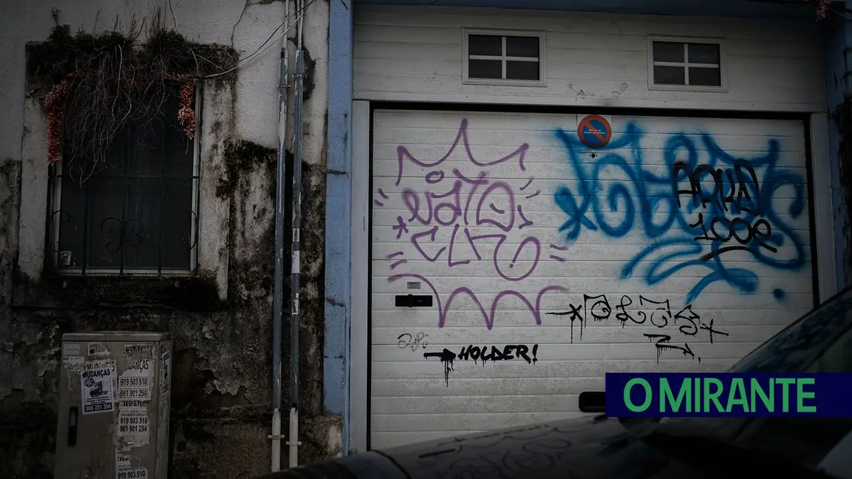 Grafitos em Vila Franca de Xira dão má imagem