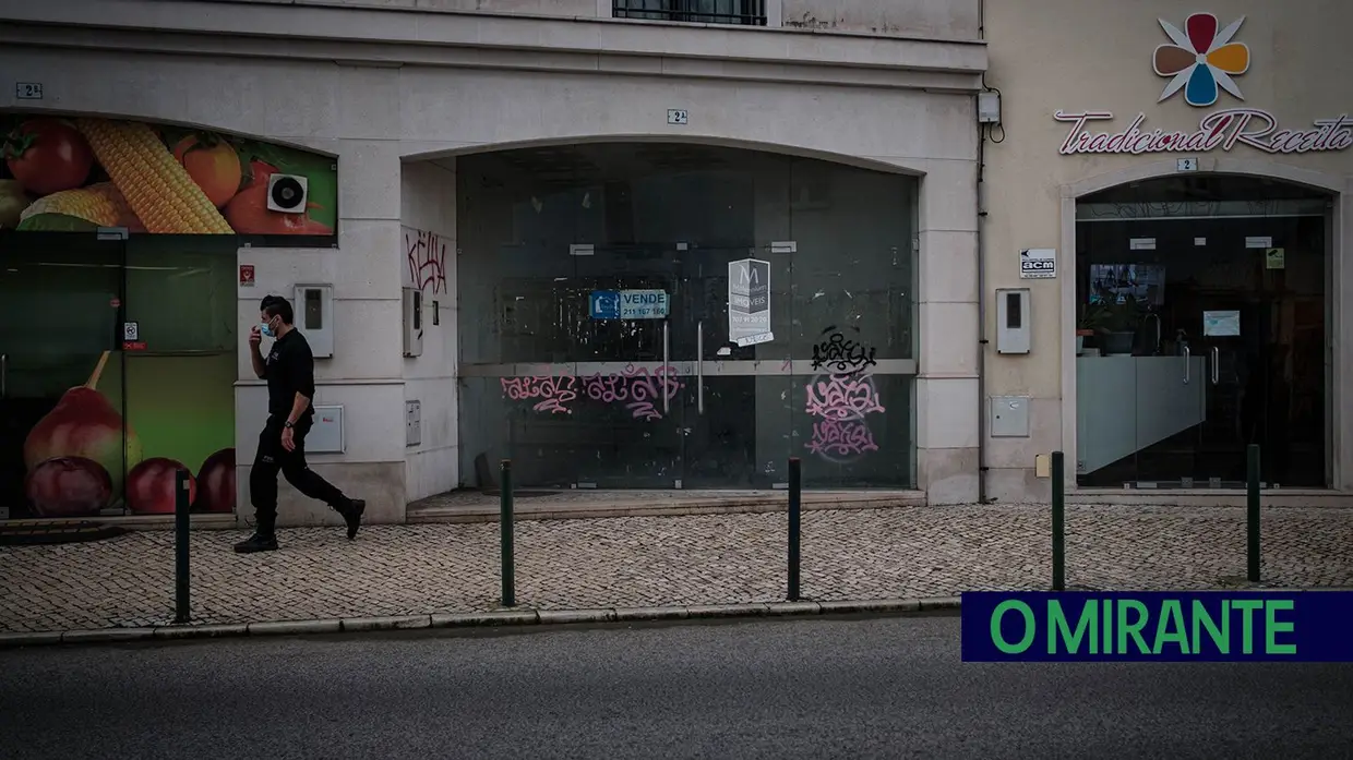 Grafitos em Vila Franca de Xira dão má imagem