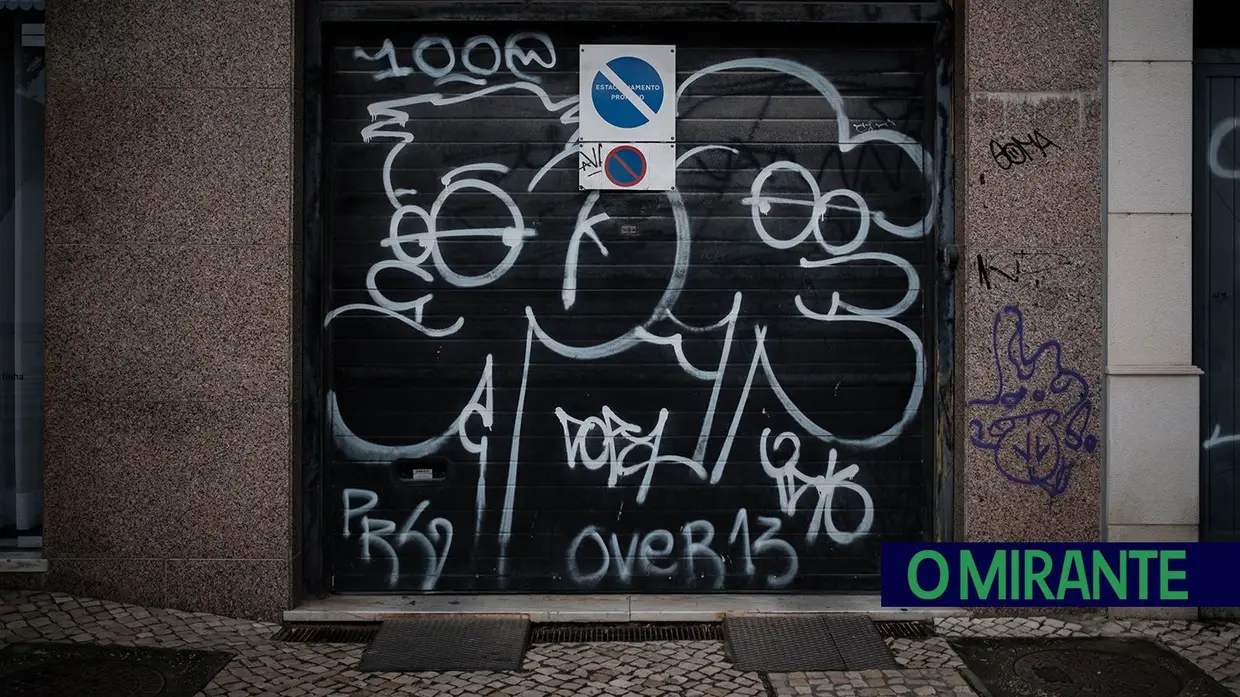 Grafitos em Vila Franca de Xira dão má imagem
