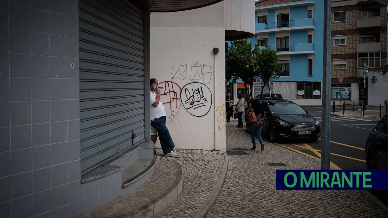 Grafitos em Vila Franca de Xira dão má imagem