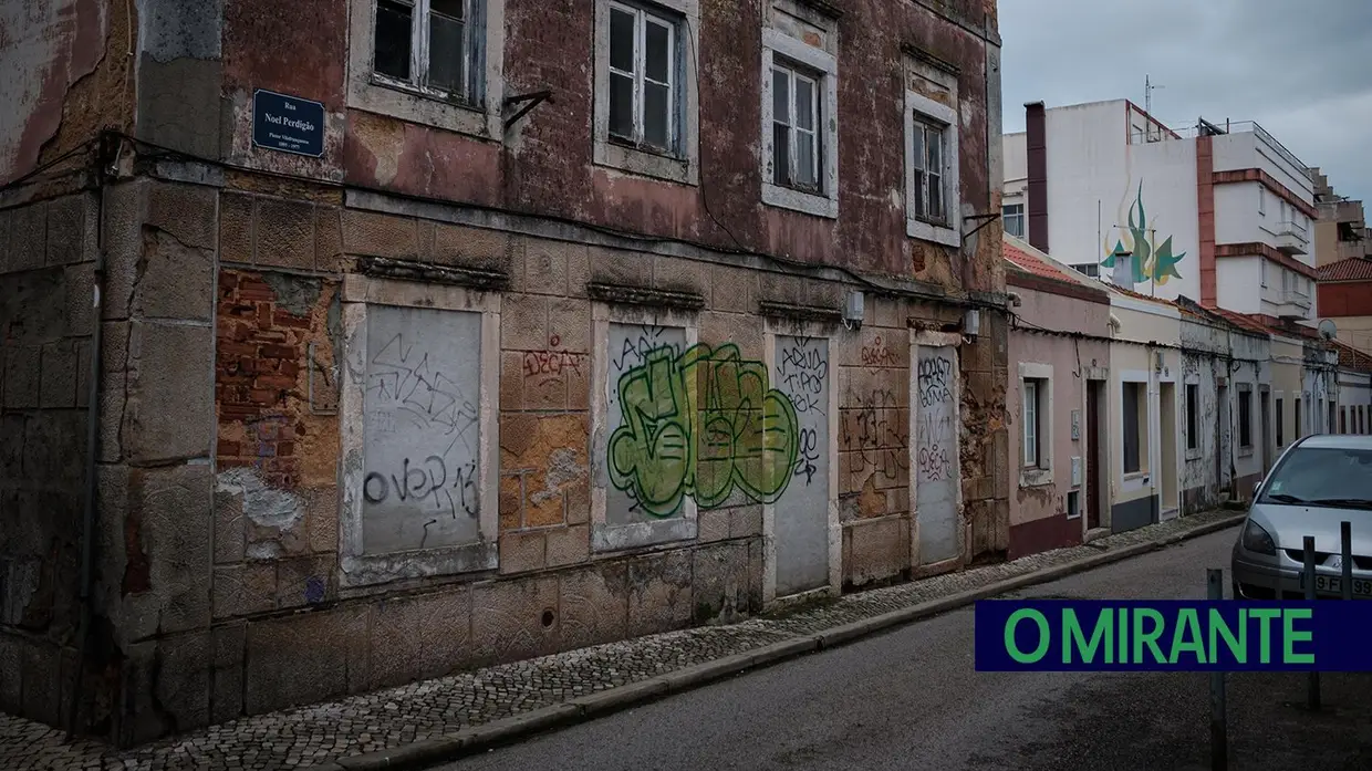Grafitos em Vila Franca de Xira dão má imagem