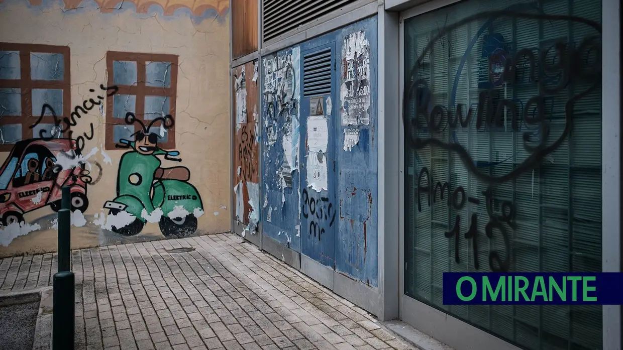 Grafitos em Vila Franca de Xira dão má imagem