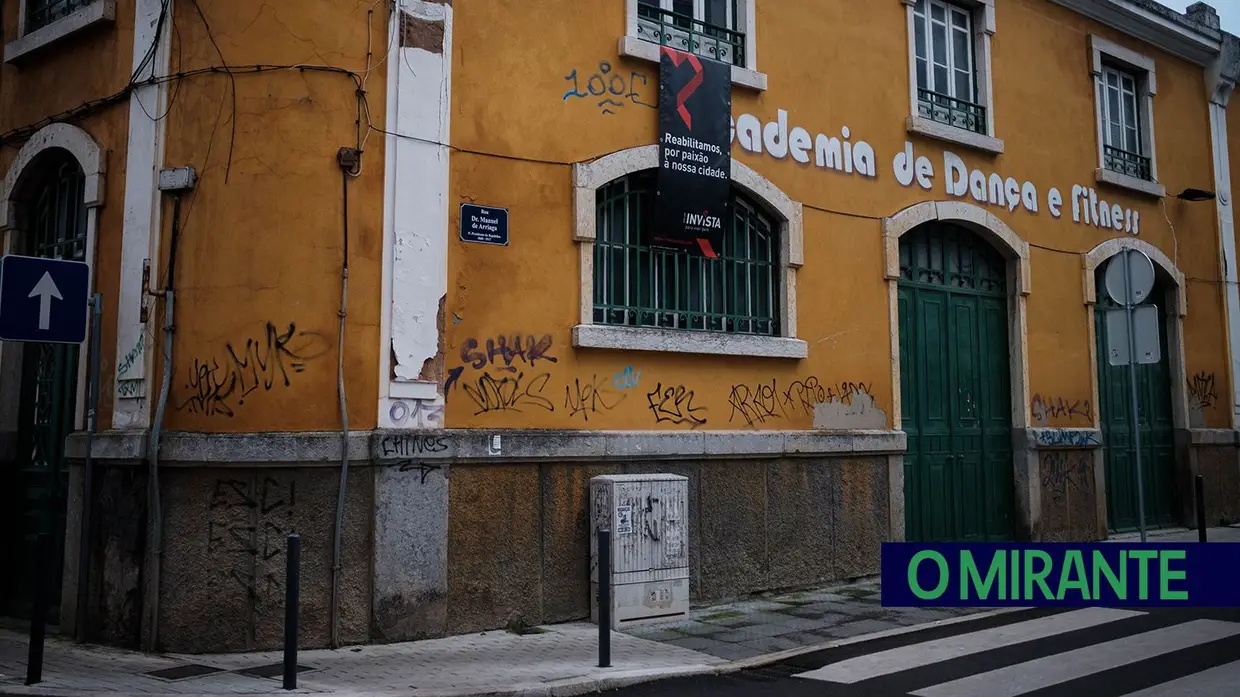 Grafitos em Vila Franca de Xira dão má imagem