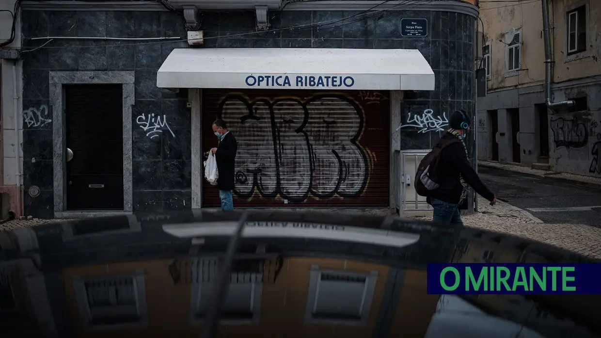 Grafitos em Vila Franca de Xira dão má imagem