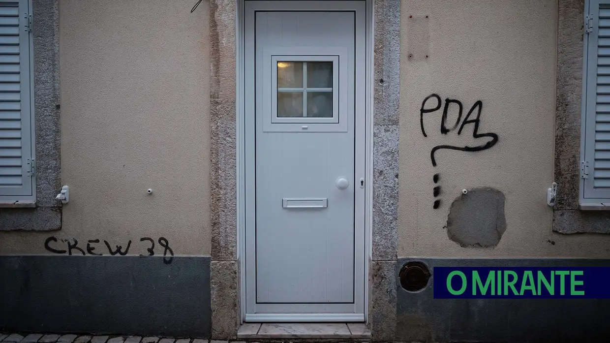 Grafitos em Vila Franca de Xira dão má imagem