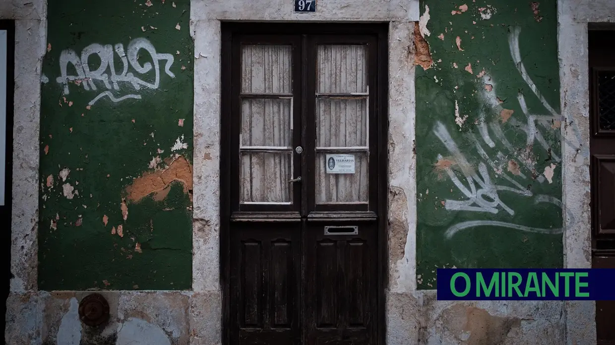 Grafitos em Vila Franca de Xira dão má imagem