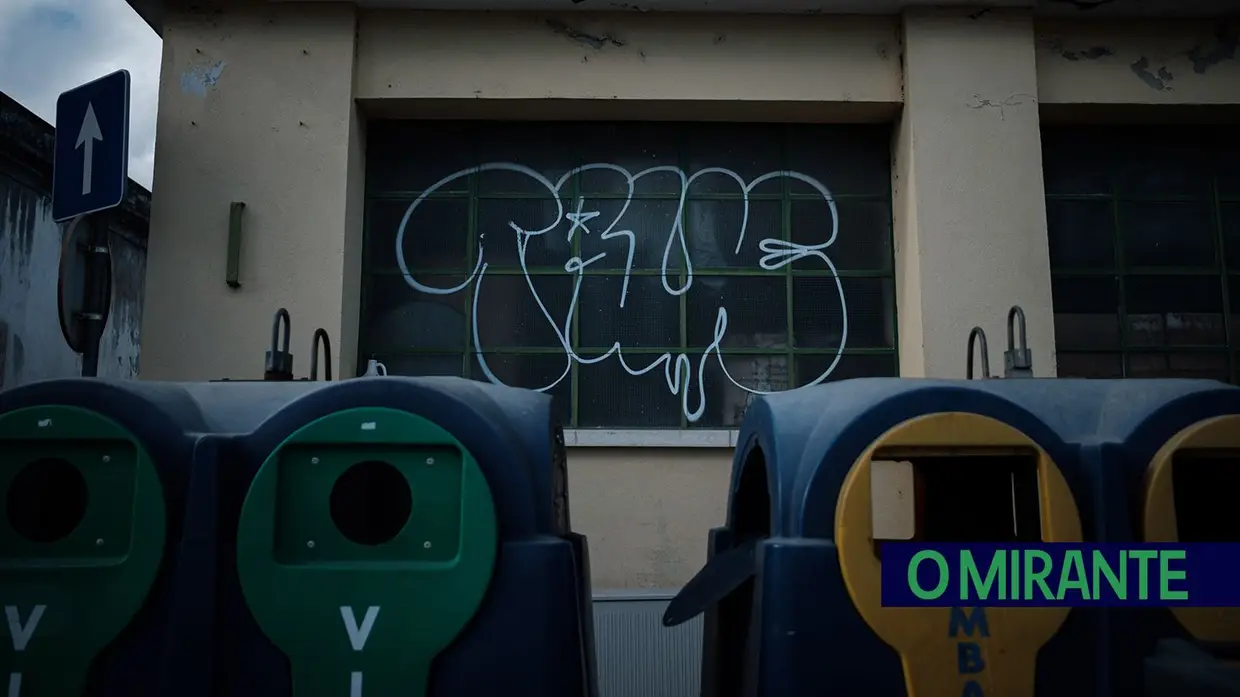 Grafitos em Vila Franca de Xira dão má imagem