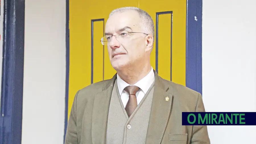 Deve um aluno passar sem saber? Obviamente! Deve um aluno passar sem saber? Obviamente!