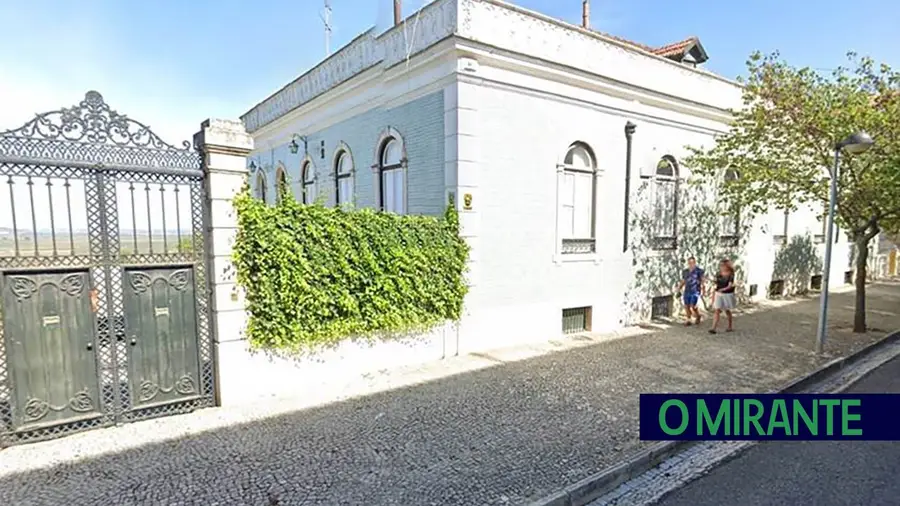 Câmara de Santarém ganha prédio em testamento Câmara de Santarém ganha prédio em testamento