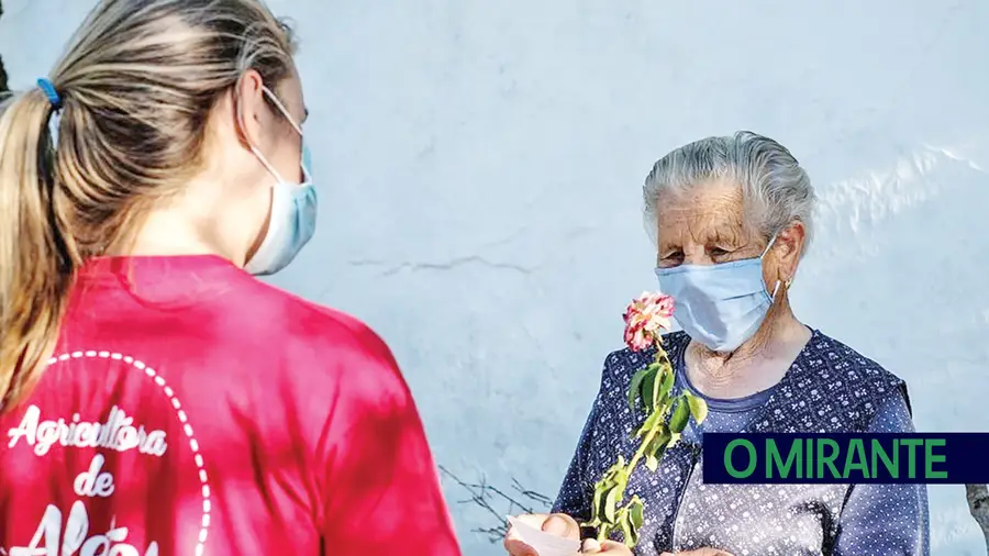Apoio a idosos em Abrã através do projecto “Semear Afetos”