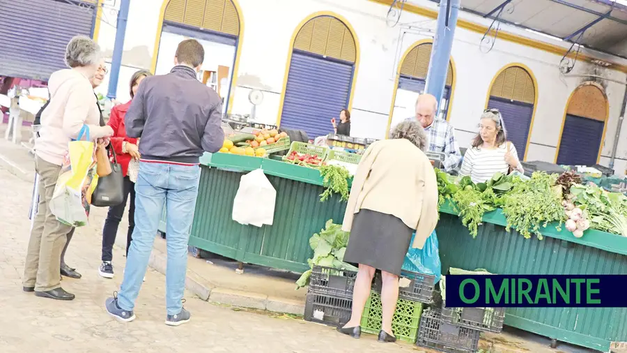 Concessão do mercado de Santarém em risco de chumbo na assembleia municipal