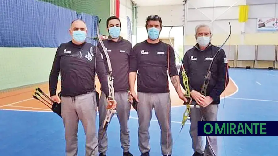 Tiro com arco de Ateneu Cartaxense vence por equipas Tiro com arco de Ateneu Cartaxense vence por equipas