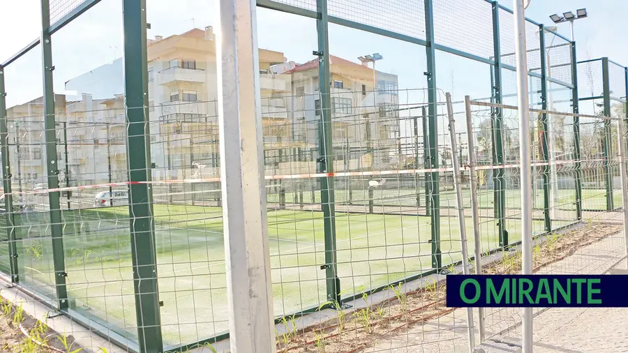 Campos de padel de Samora Correia  são armadilhas mortais para aves