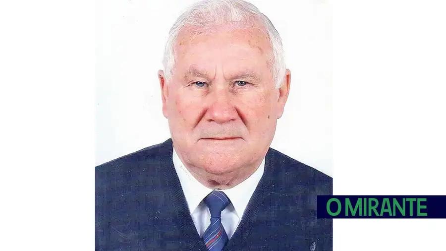 Voto de pesar em Alcanena pela morte de Cândido Alves Simões Voto de pesar em Alcanena pela morte de Cândido Alves Simões