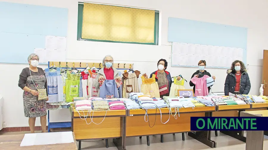 O grupo de voluntárias que integra o ateliê O grupo de voluntárias que integra o ateliê