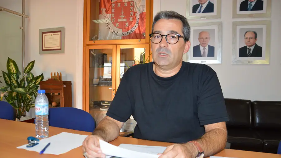 Mário Cantiga vai a votos pelos socialistas em Alhandra Mário Cantiga vai a votos pelos socialistas em Alhandra