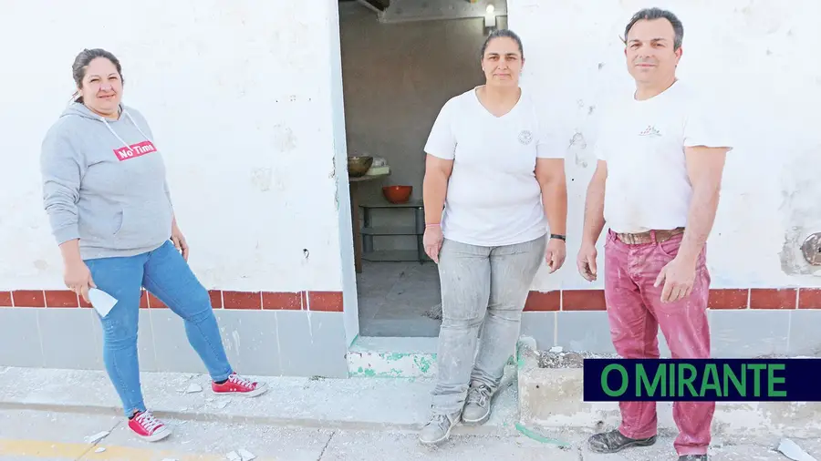 Mãos solidárias reconstroem casa para vítima de violência doméstica Mãos solidárias reconstroem casa para vítima de violência doméstica