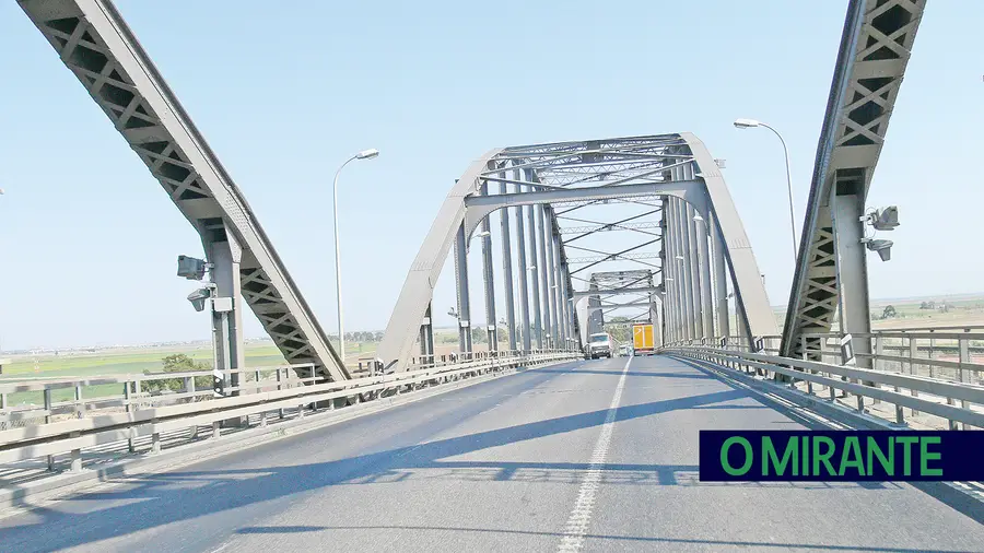 Ponte Marechal Carmona é um perigo para quem anda na estrada