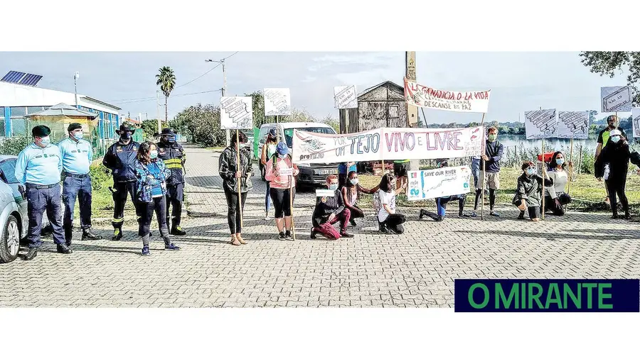 Ambientalistas dizem que há um sentimento  de impunidade dos poluidores do Tejo