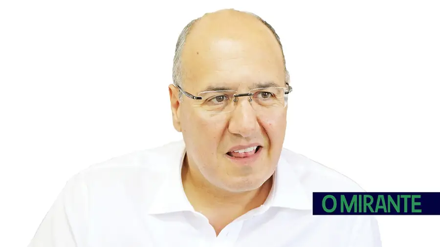 Gameiro apresenta e retira candidatura a Ourém em 5 dias Gameiro apresenta e retira candidatura a Ourém em 5 dias