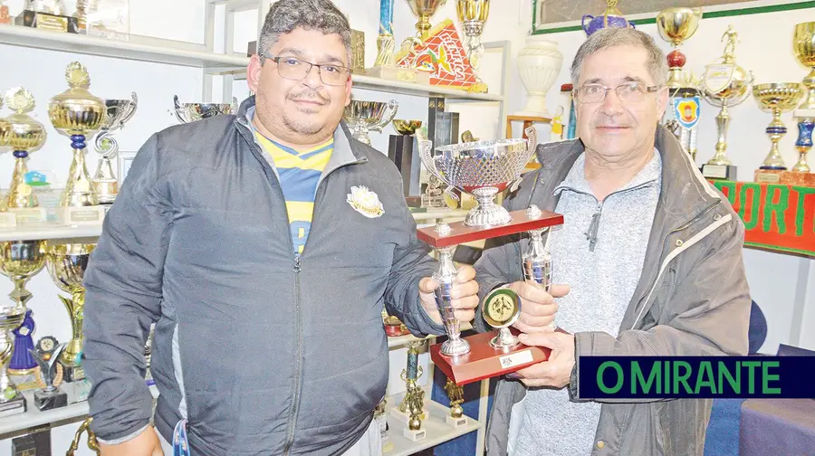 Patuscos de Vialonga a lutar contra o racismo que deixa miúdos a chorar no banco de suplentes Patuscos de Vialonga a lutar contra o racismo que deixa miúdos a chorar no banco de suplentes