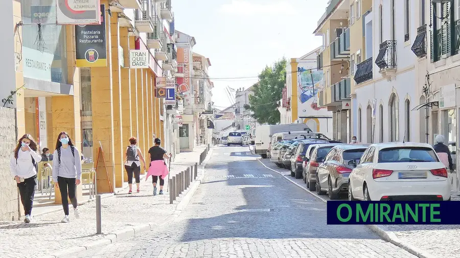 Obras nas ruas empedradas de Azambuja avança antes das eleições