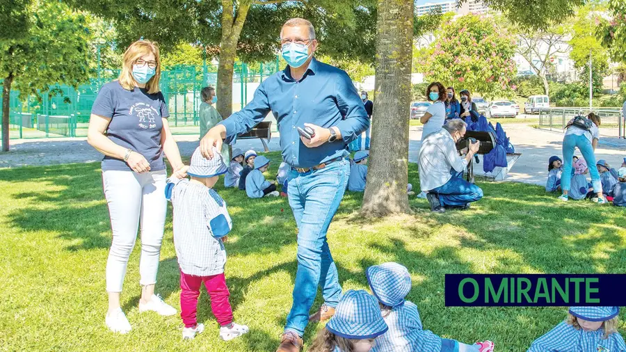 Inauguração de parque infantil gera polémica política em Abrantes Inauguração de parque infantil gera polémica política em Abrantes