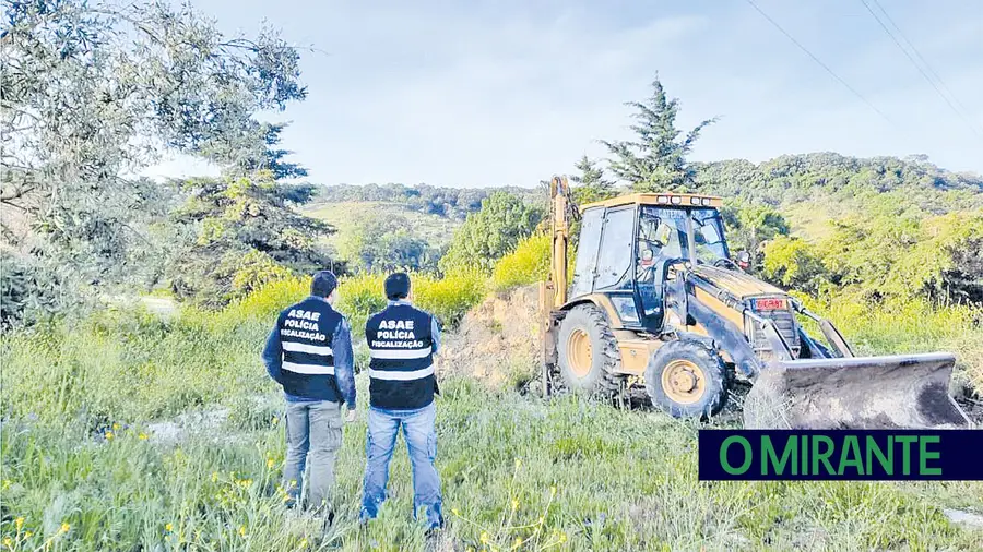 ASAE investiga crime ambiental em empresa de curtumes de Alcanena ASAE investiga crime ambiental em empresa de curtumes de Alcanena